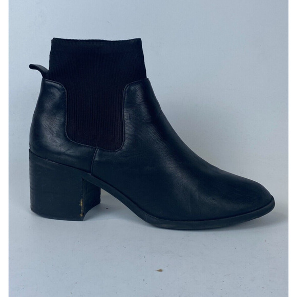 Steve Madden Erika Chelsea Ankle Bootie Womens 8M Black Leather Elastic‎ Goring - Picture 1 of 12